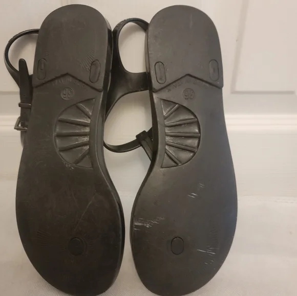 Burberry Womens Size US 36  Thong T Strap Flat Jelly Sandals Black Nova Check - Picture 8 of 13